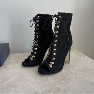 🖤NWT Dollskill Acrylic Heel black boots 🖤